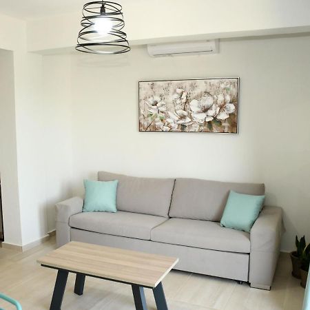 Theano Luxury Suites Nikiti エクステリア 写真