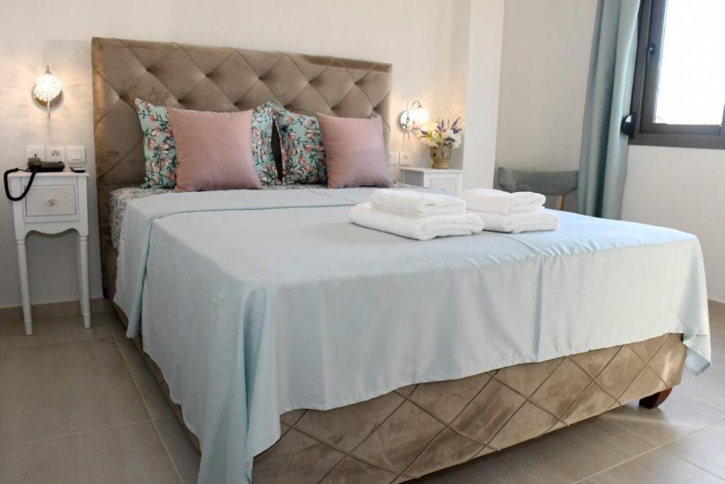Theano Luxury Suites Nikiti エクステリア 写真