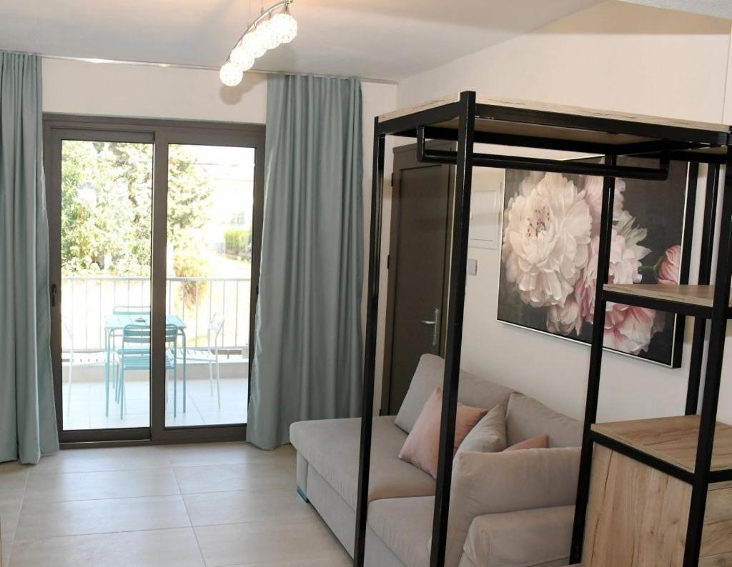 Theano Luxury Suites Nikiti エクステリア 写真