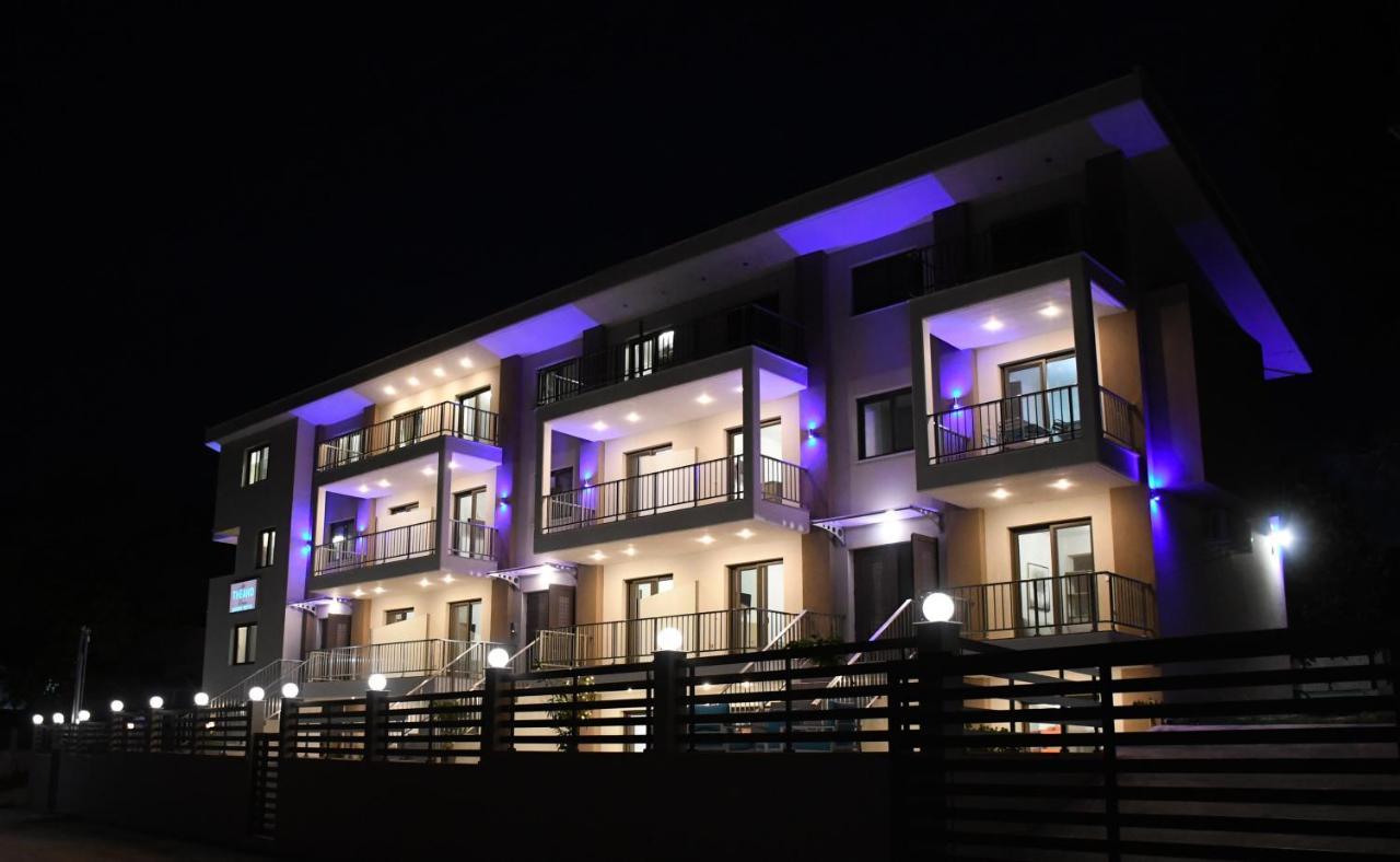 Theano Luxury Suites Nikiti エクステリア 写真