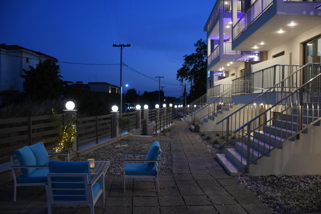 Theano Luxury Suites Nikiti エクステリア 写真