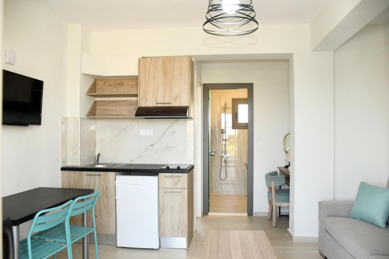 Theano Luxury Suites Nikiti エクステリア 写真