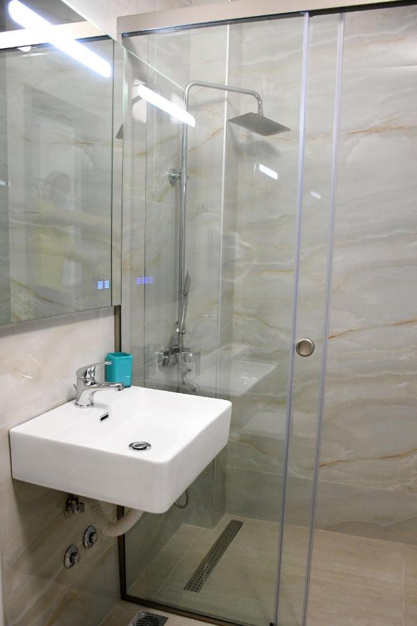 Theano Luxury Suites Nikiti エクステリア 写真