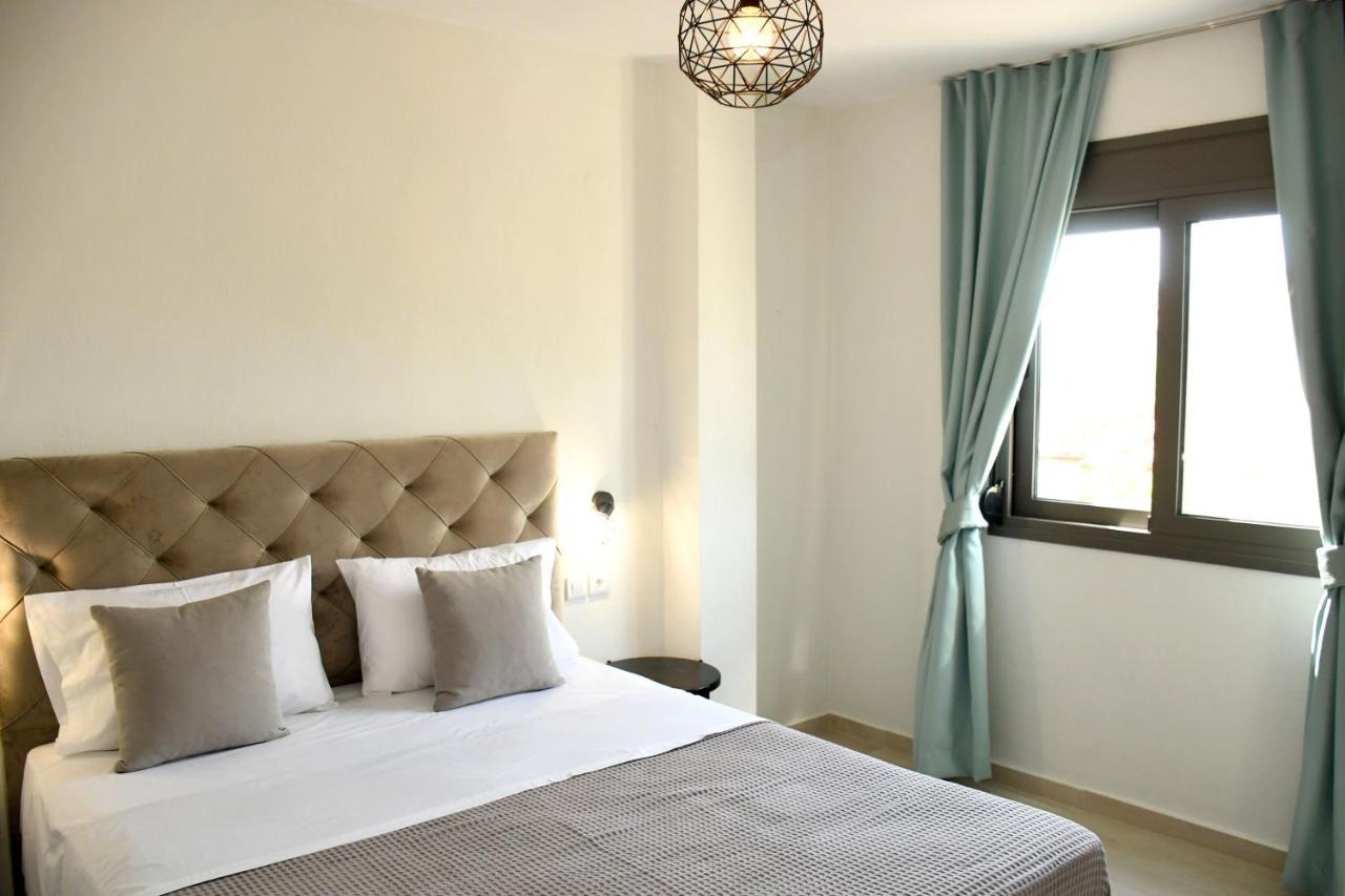 Theano Luxury Suites Nikiti エクステリア 写真