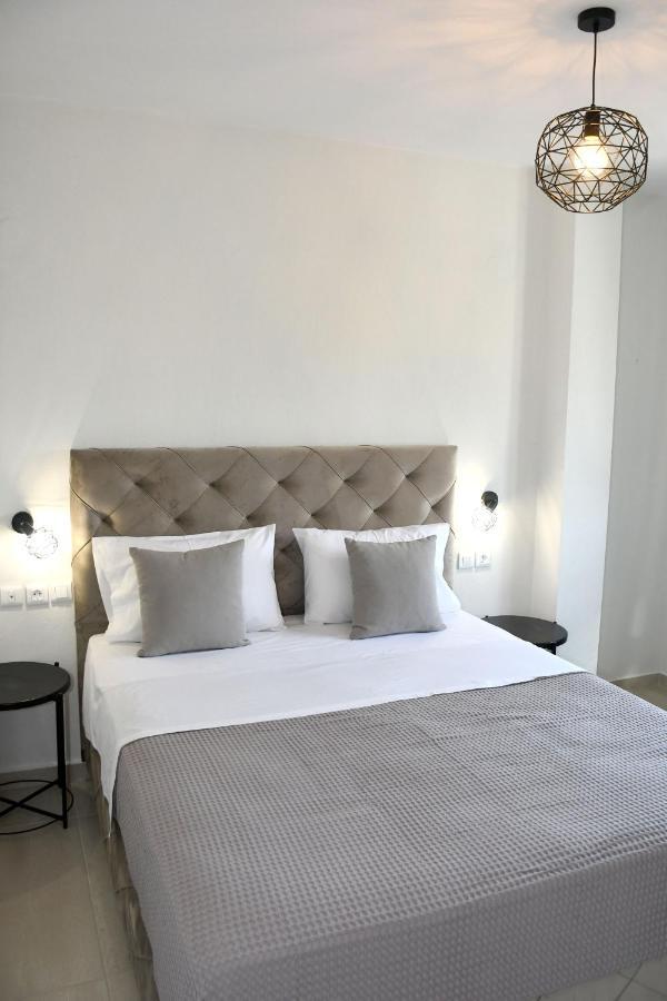 Theano Luxury Suites Nikiti エクステリア 写真
