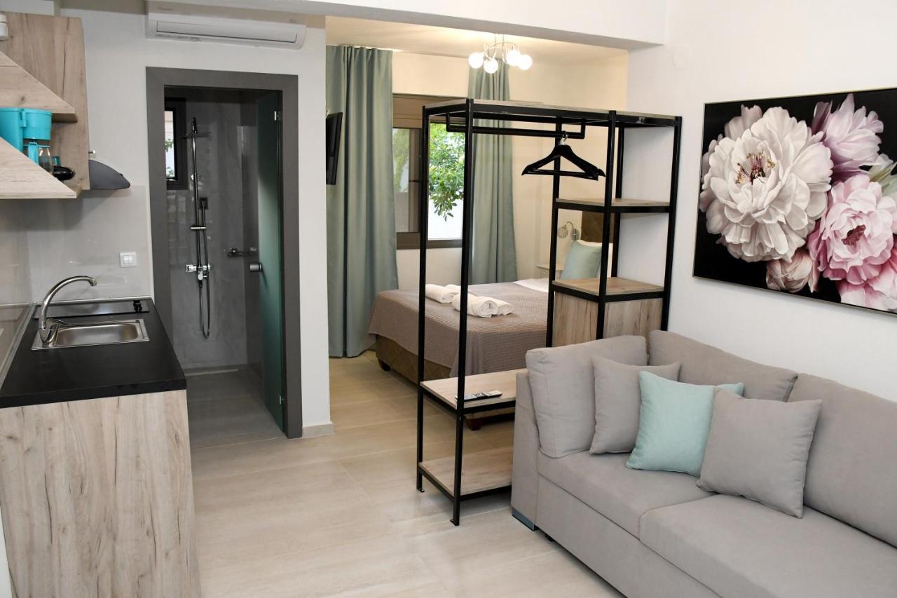 Theano Luxury Suites Nikiti エクステリア 写真