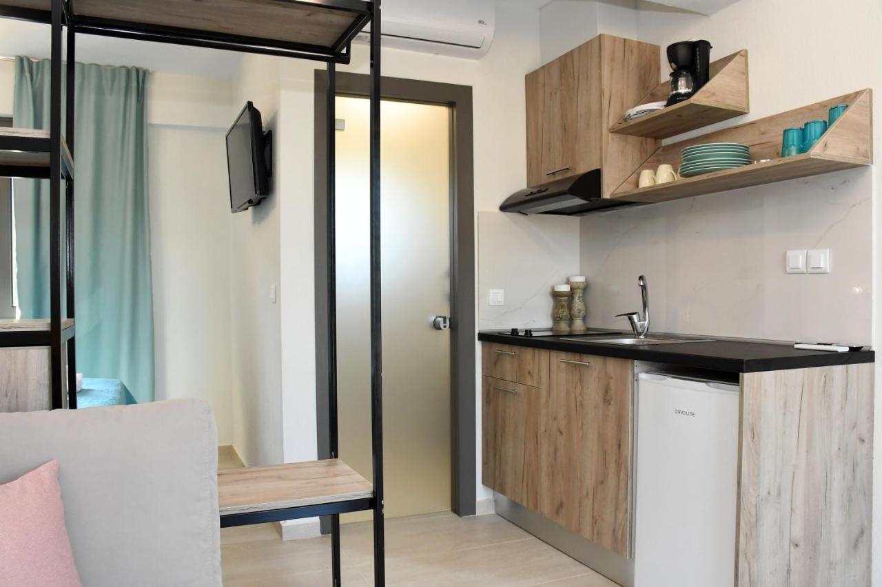 Theano Luxury Suites Nikiti エクステリア 写真