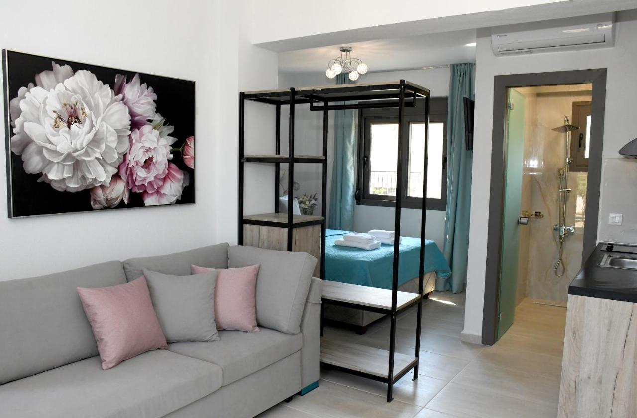 Theano Luxury Suites Nikiti エクステリア 写真